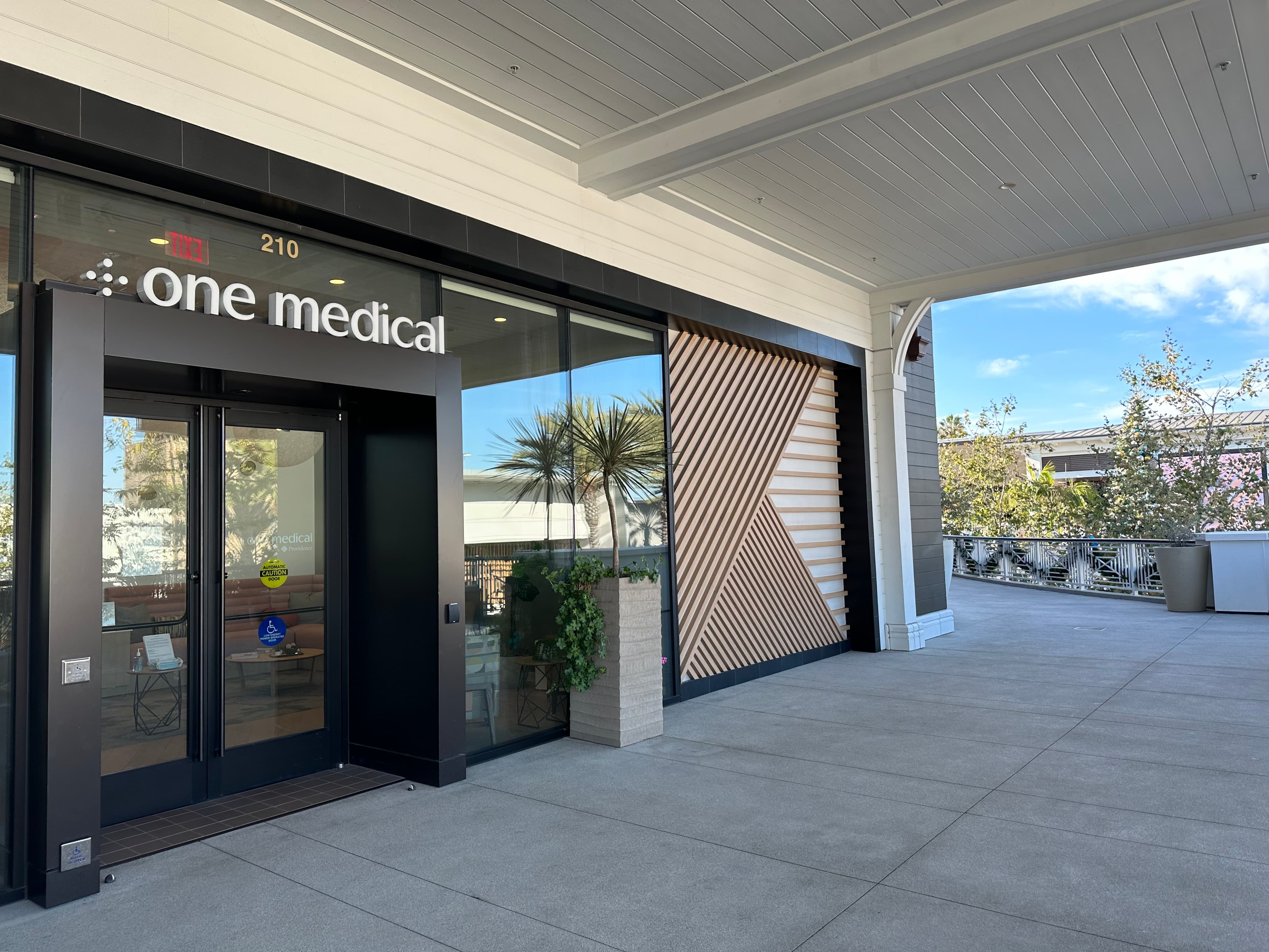 One Medical Primary Care Clinic - Long Beach - 2nd & PCH - Doctor in Long Beach, CA