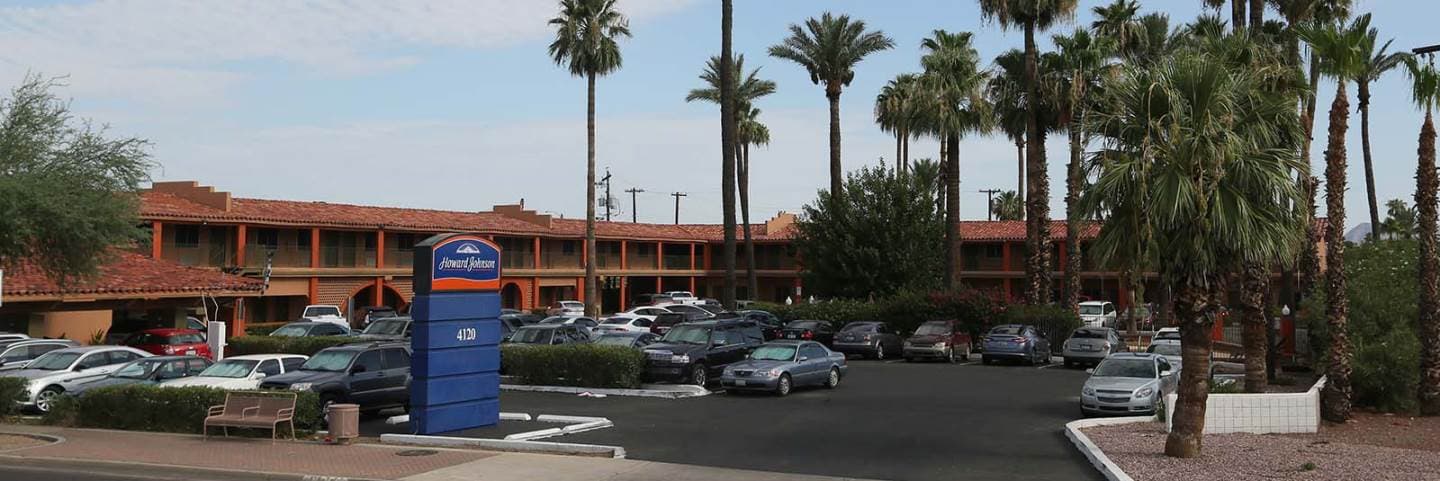 Howard Johnson Inn Phoenix Sky Harbor International (PHX) Airport Parking - Parking in Phoenix, AZ