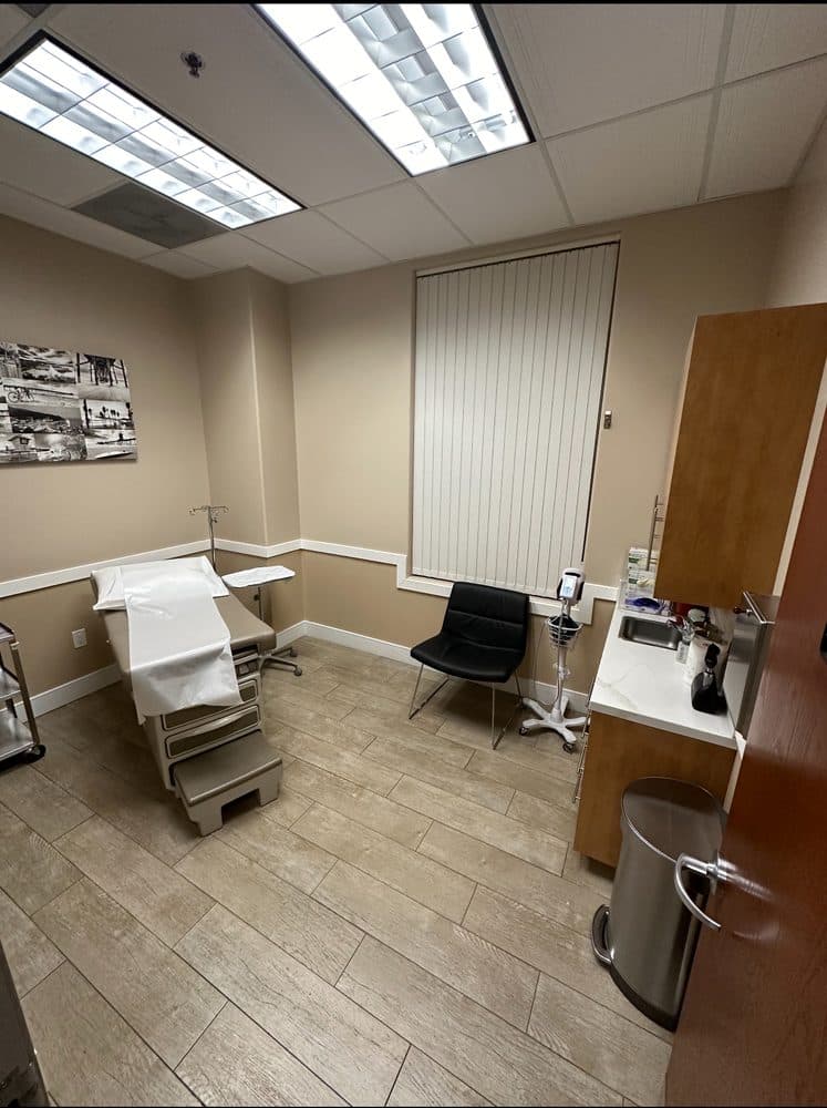 Irvine Urgent Care - Doctor in Irvine, CA