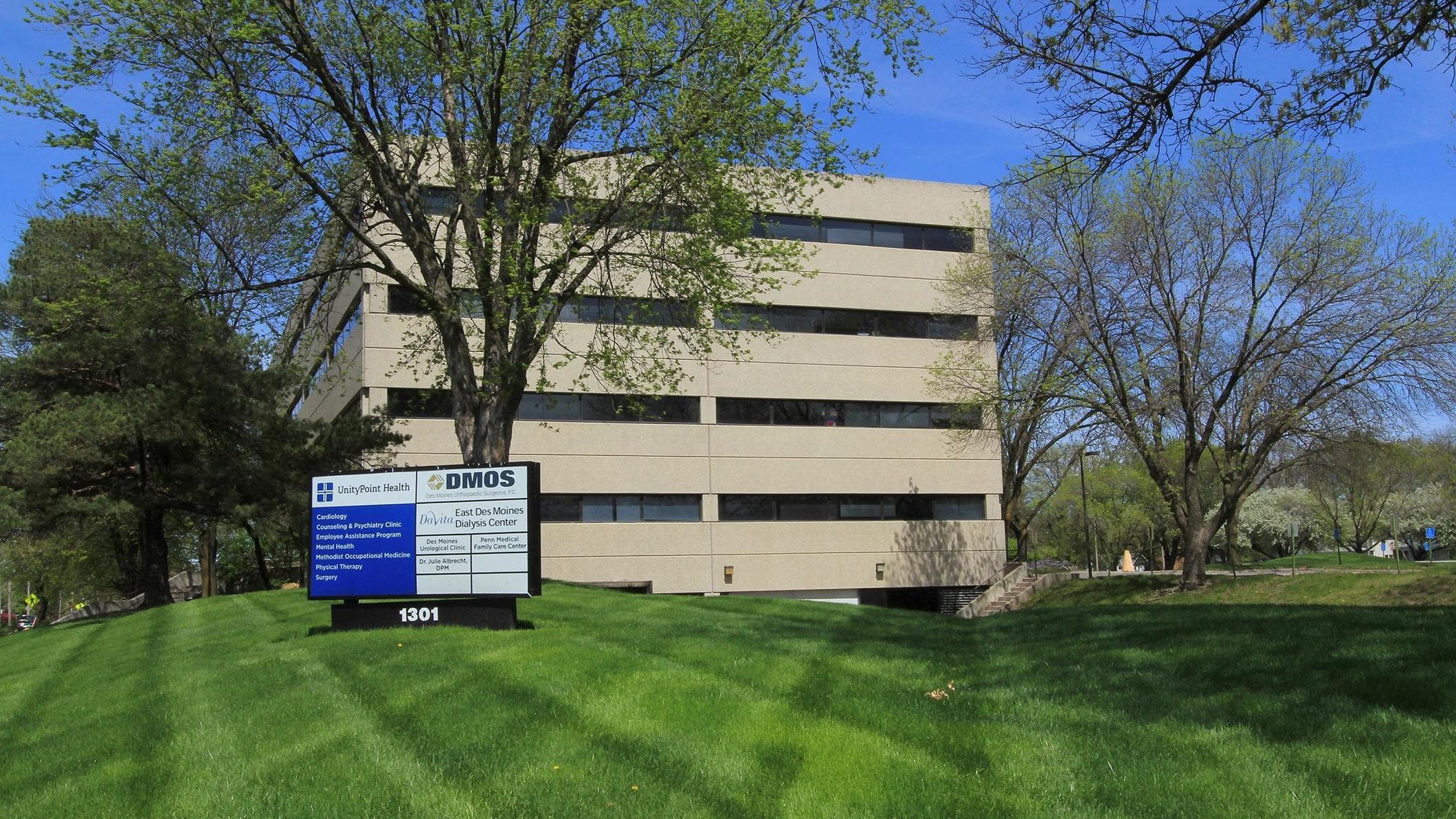 DMOS Orthopaedic Centers - Des Moines - Doctor in Des Moines, IA