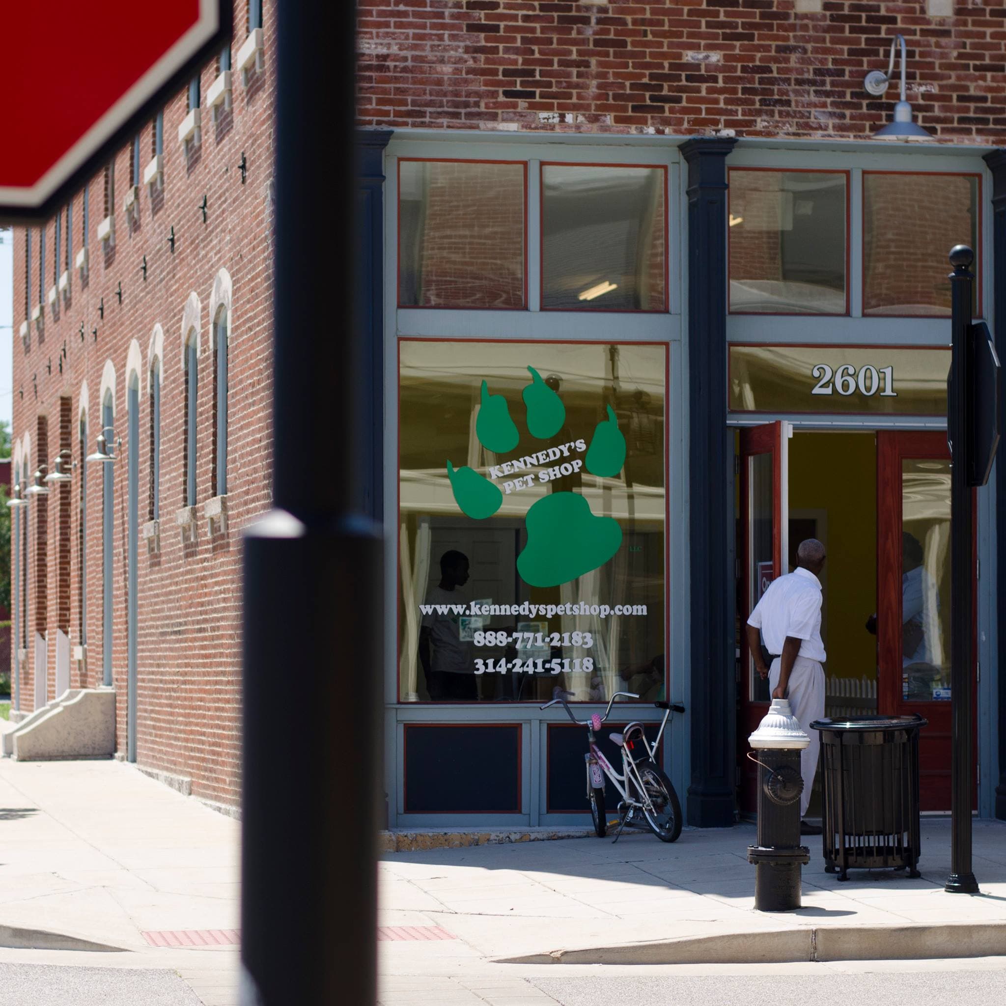 Kennedy's Pet Shop - Pet groomer in St. Louis, MO