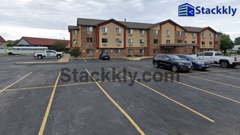 Stakkli - Truck Parking - Parking in Peoria, IL
