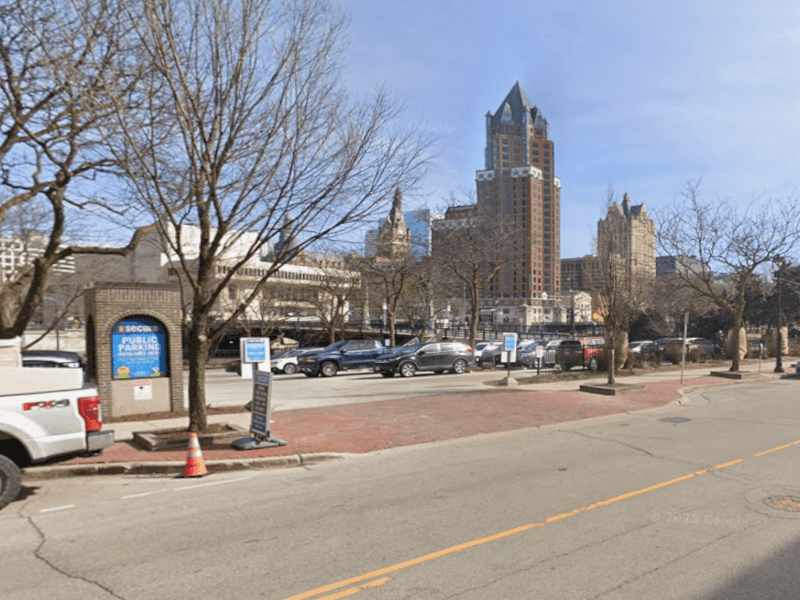 Usinger Lot, Milwaukee | Secure Parking - Parking in Milwaukee, WI