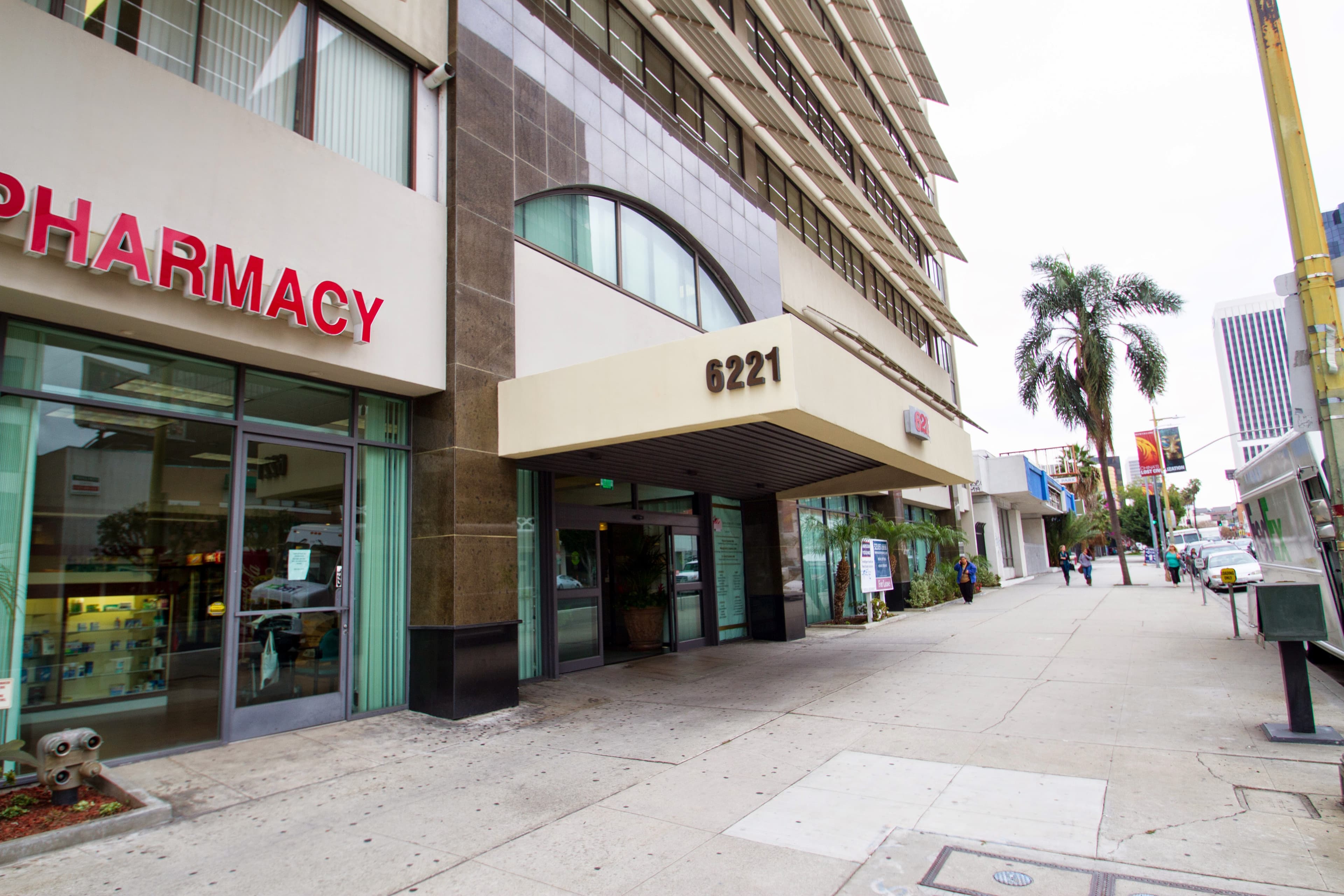 Steven Kamara, MD - Doctor in Los Angeles, CA