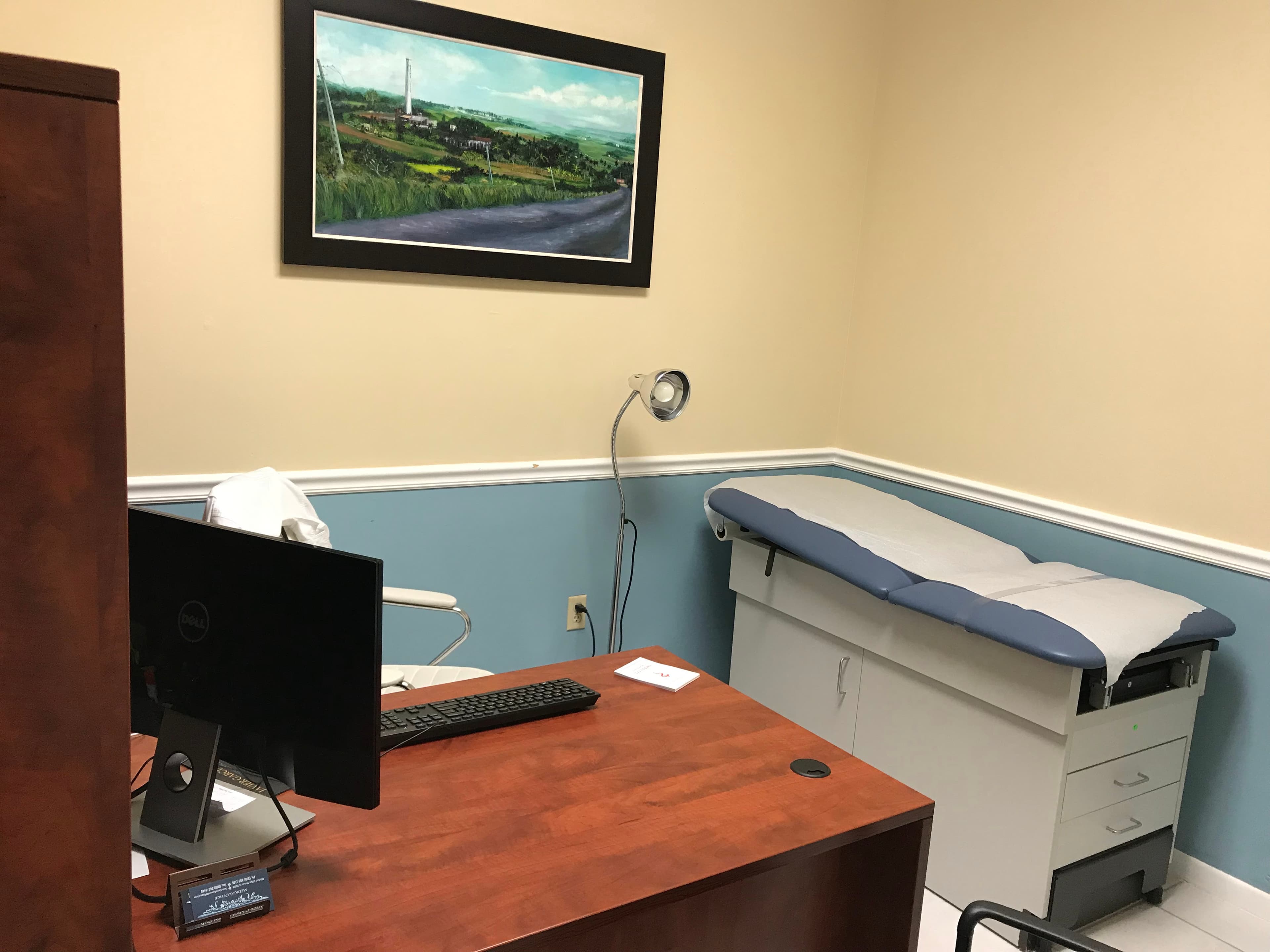 Javier GarcÃ­a , MSN-FNP Medical Office - Doctor in Hialeah, FL