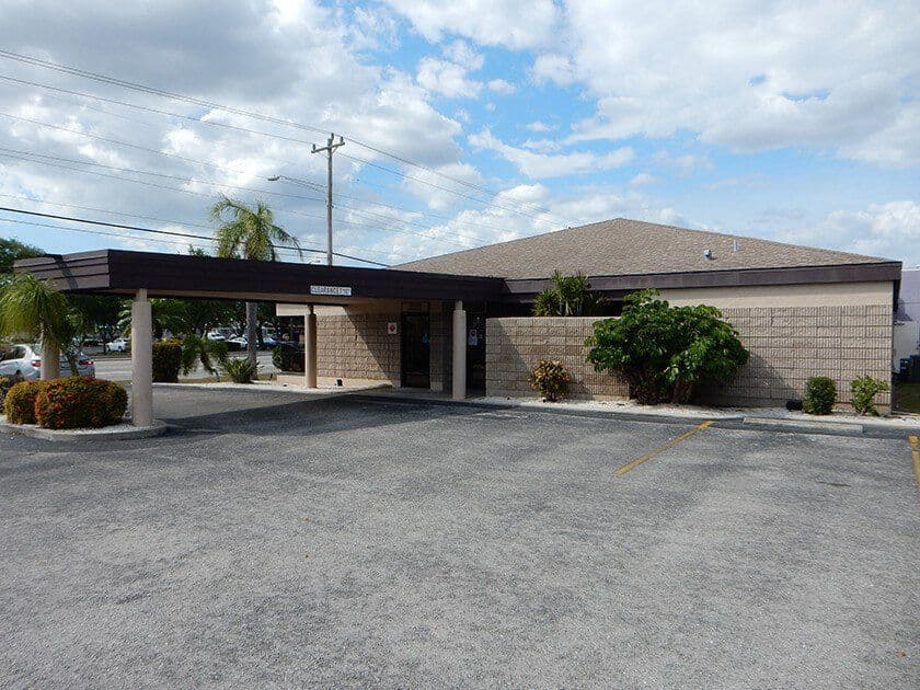 Cataract & Refractive Institute of Florida - Cape Coral, FL - Doctor in Cape Coral, FL