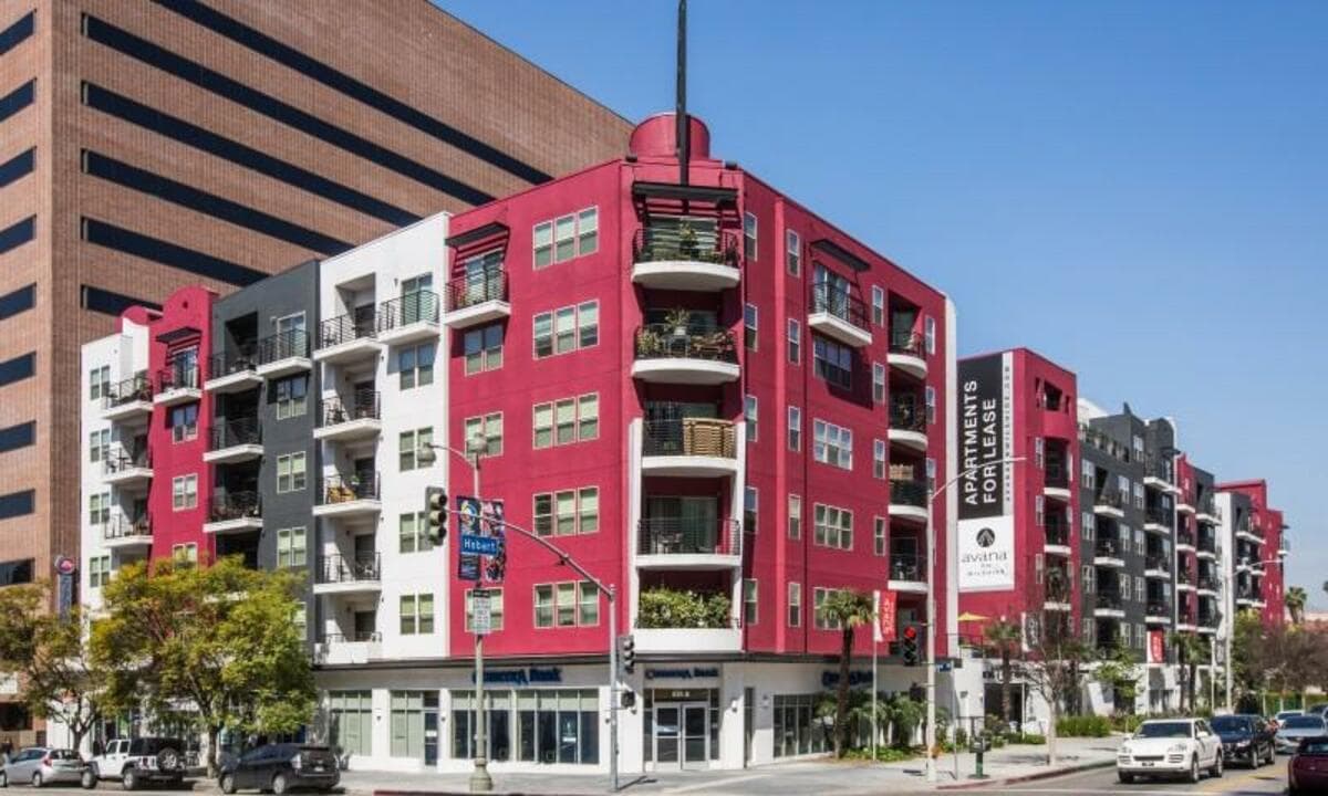 WhereiPark Monthly Parking - 635 S. Hobart Blvd - Parking in Los Angeles, CA