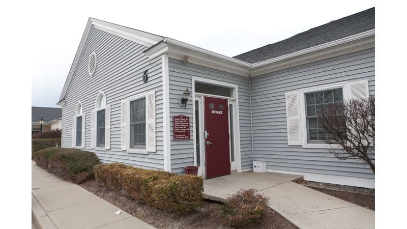 Brown Health Medical Group Primary Care, East Providence Internal Medicine - Doctor in East Providence, RI