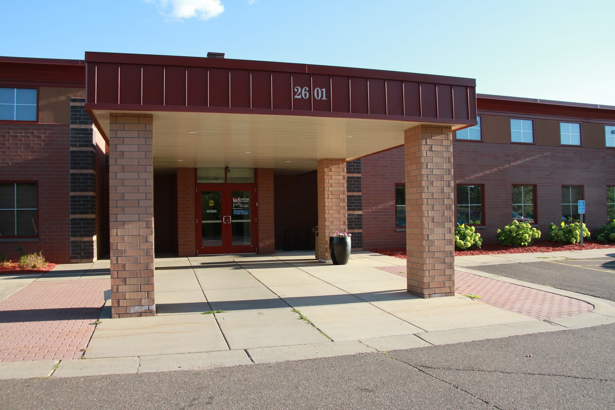 Entira Family Clinics - North St. Paul - Doctor in North St Paul, MN