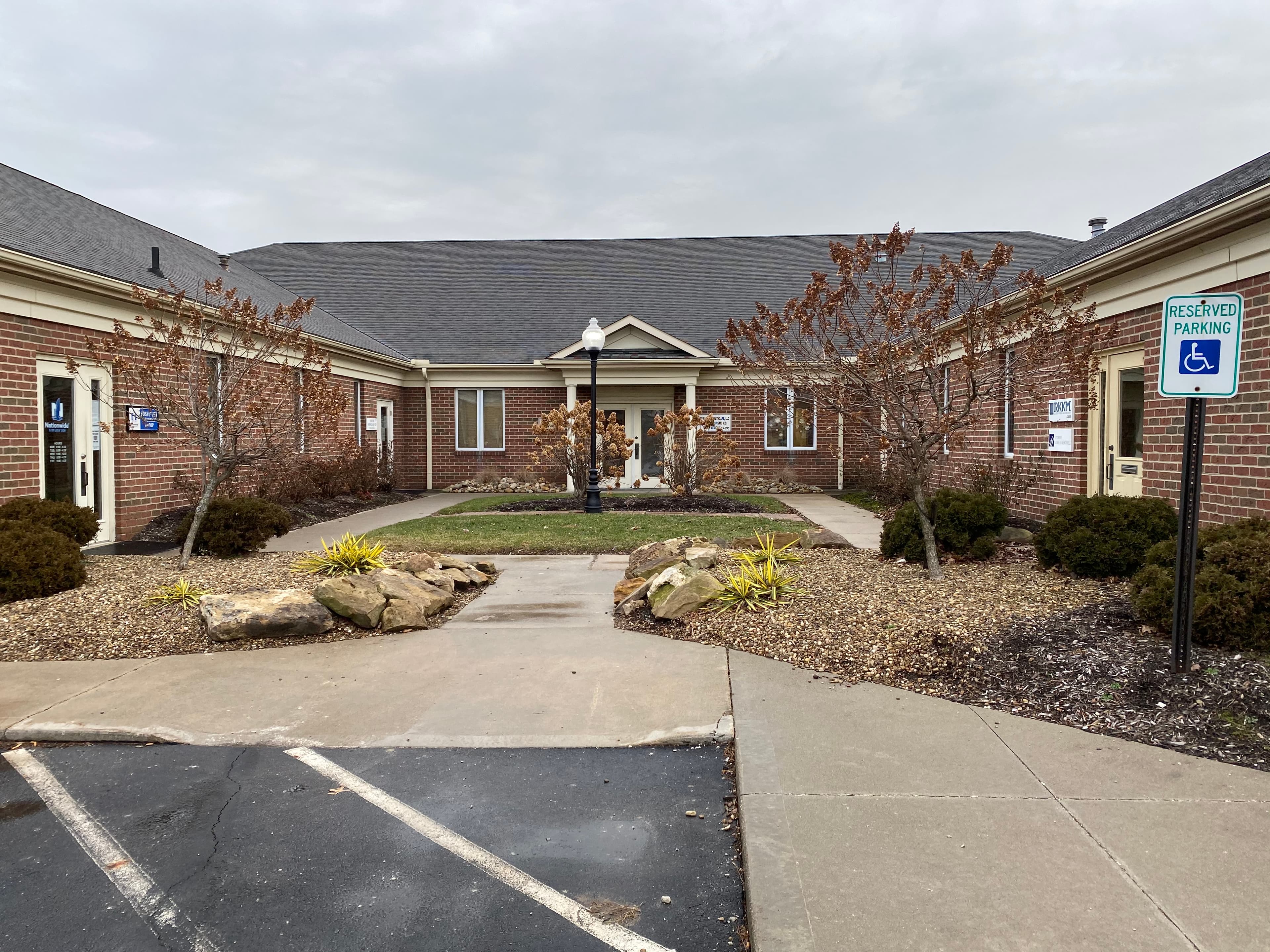 Canton Family Healthcare, LLC / Dr. Kerwin Lupisan / Maria Angelica Marasigan-Lupisan, FNP-C - Doctor in Canton, OH