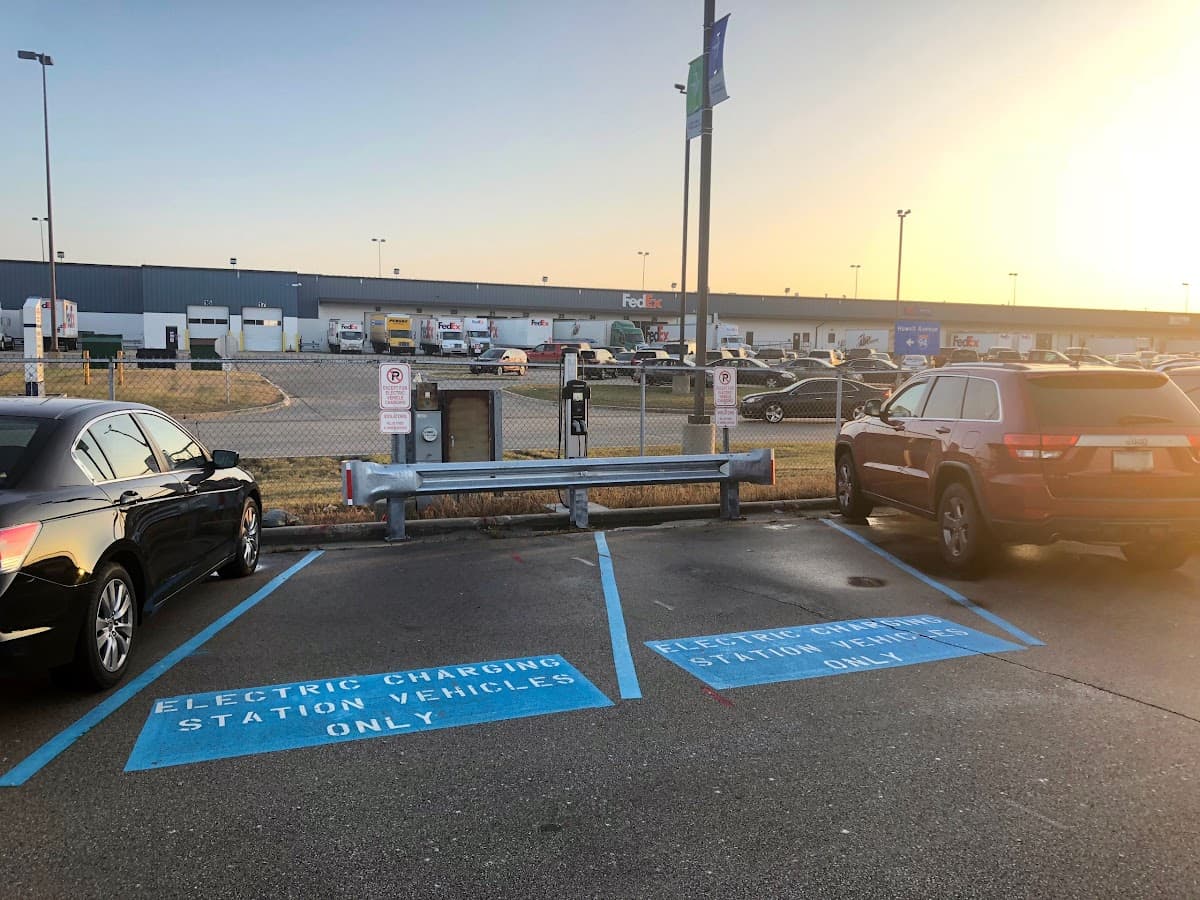 MKE SmartPark Saver Parking | Oversized / Van / Tall Vehicle Parking - Parking in Milwaukee, WI