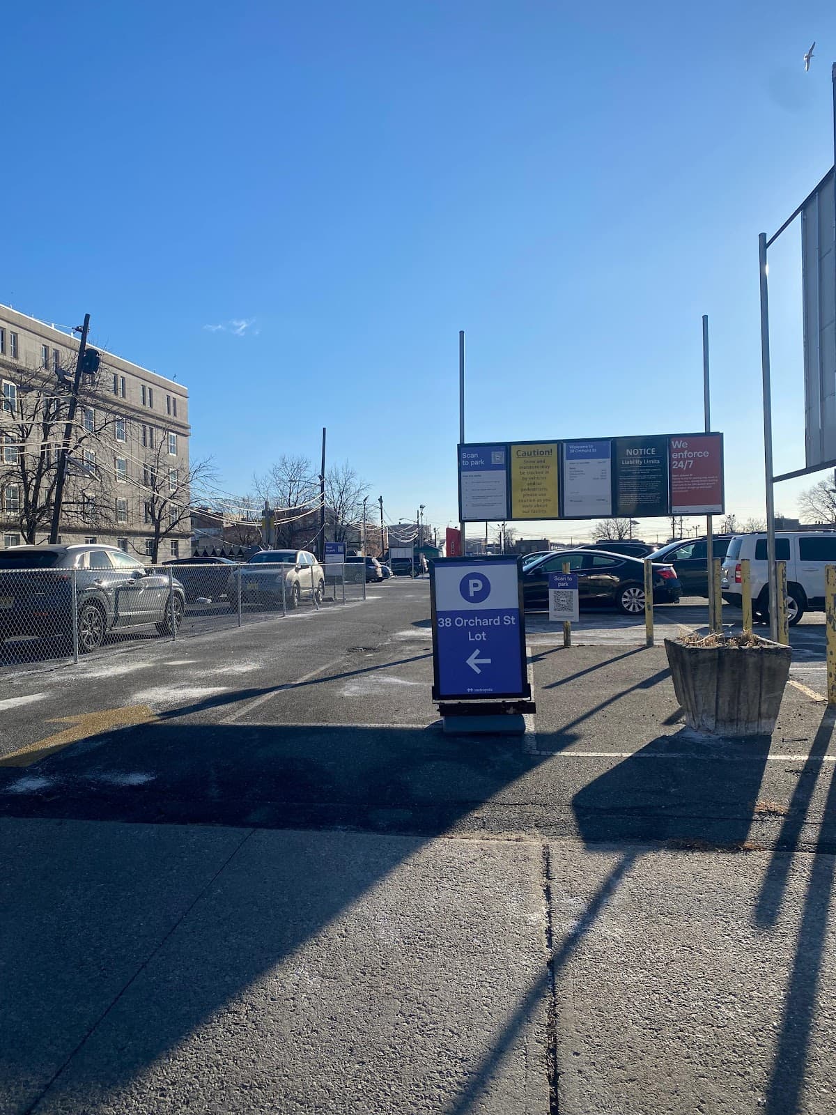Metropolis - Parking in Newark, NJ