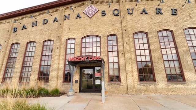 Allina Health Urgent Care â Bandana Square (St. Paul) - Doctor in St Paul, MN