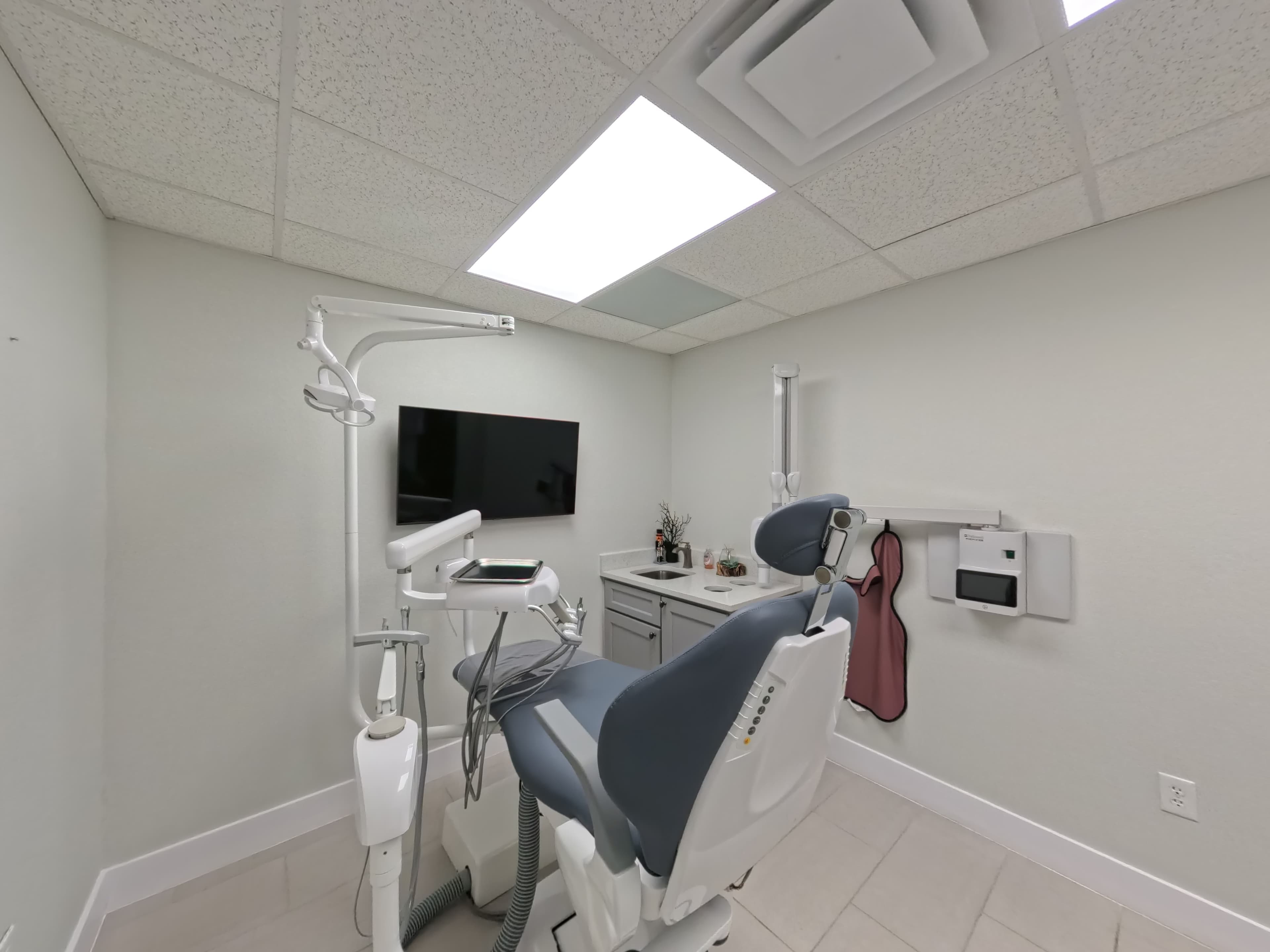 Spring Hill Dental Associates - Doctor in Spring Hill, FL
