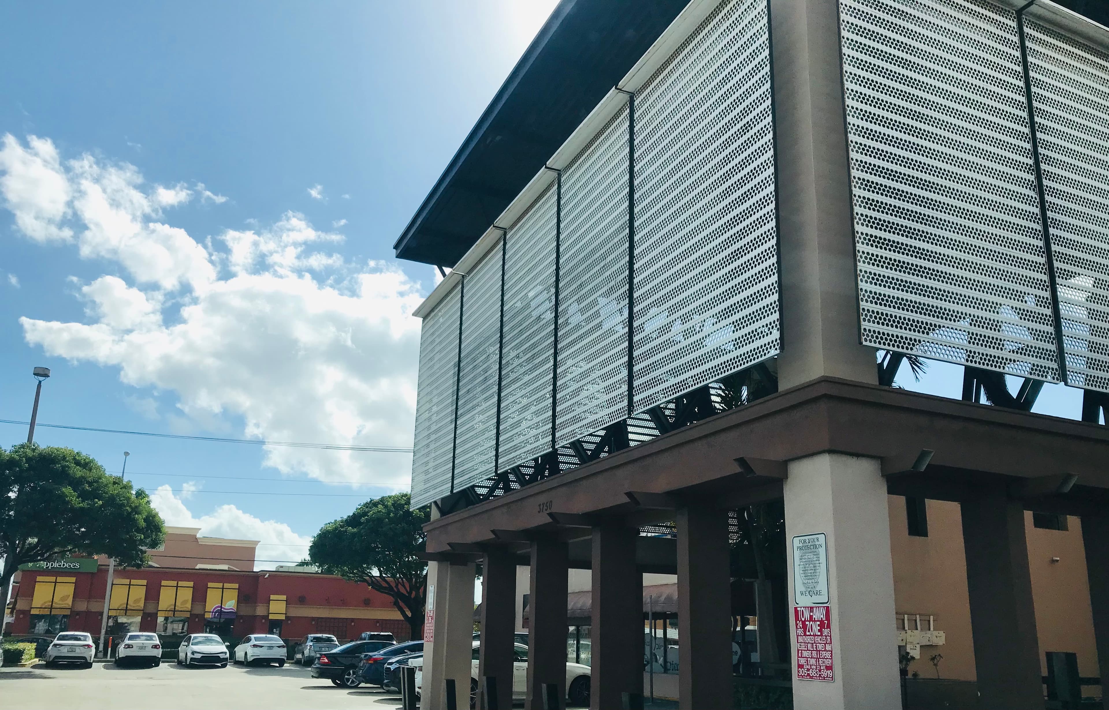 Curando Medical Center - Doctor in Hialeah, FL