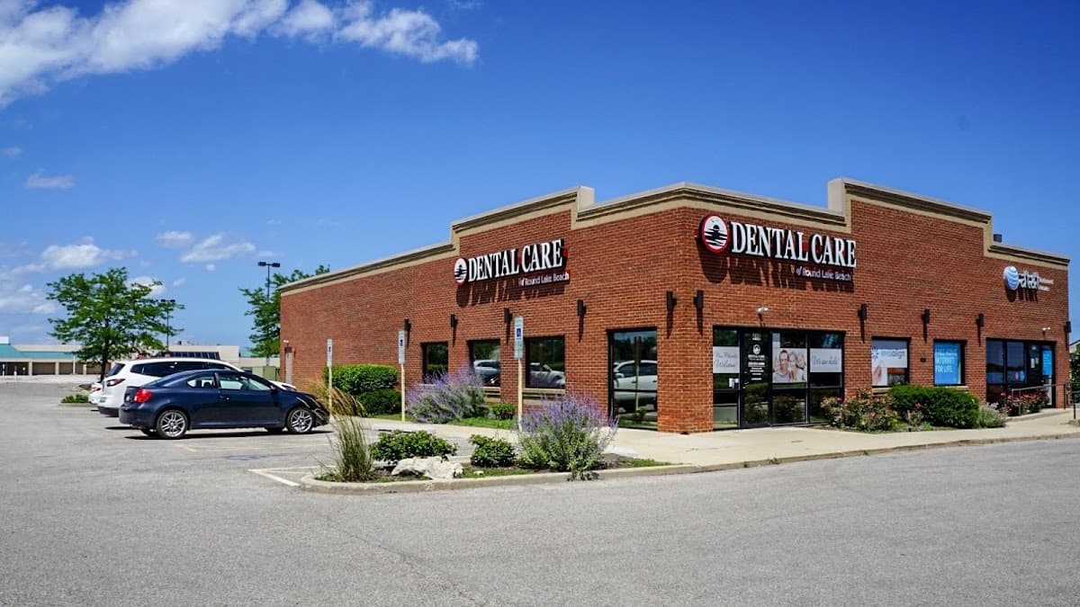 Dental Care of Round Lake Beach - Doctor in Round Lake Beach, IL