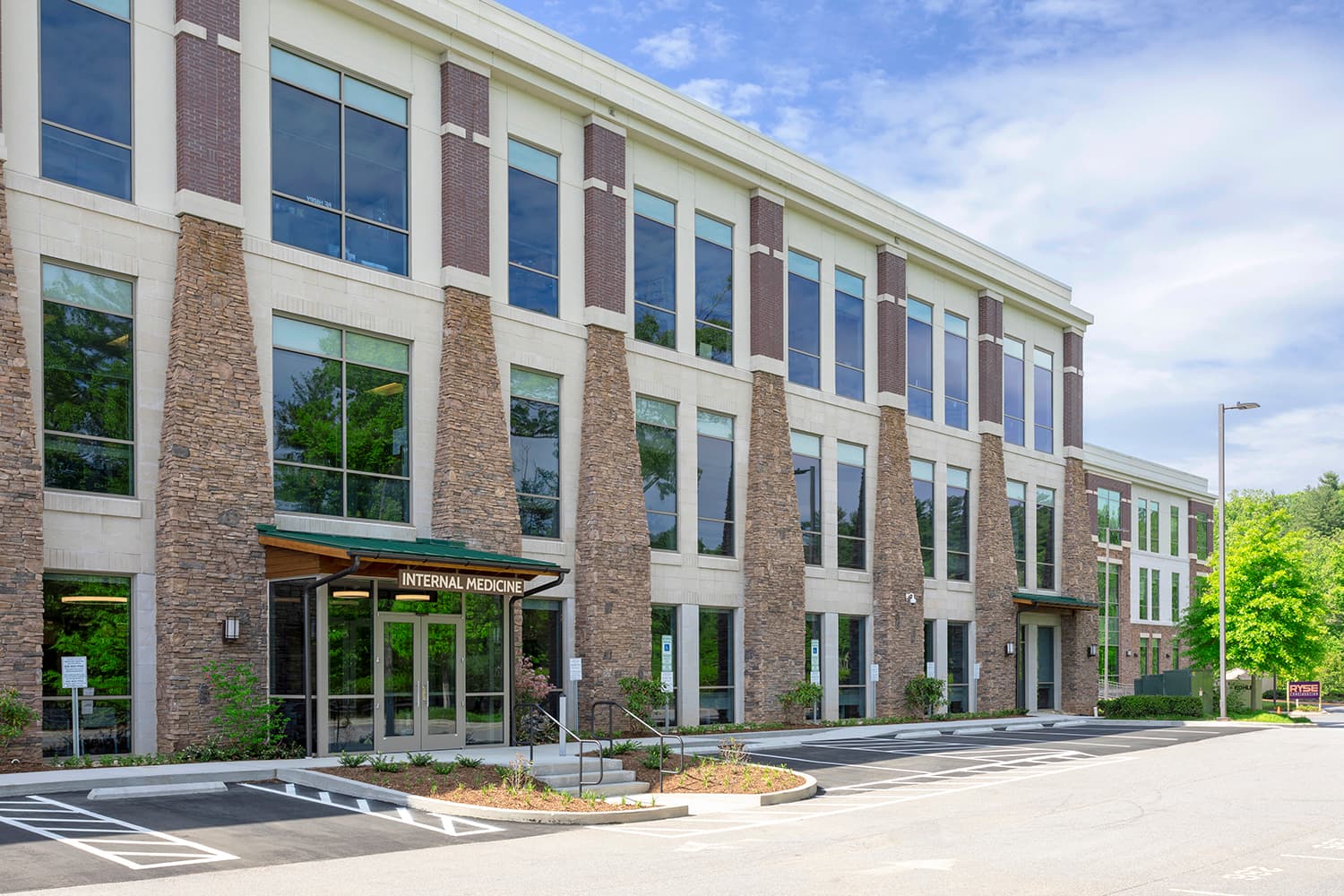 MAHEC Internal Medicine - Doctor in Asheville, NC