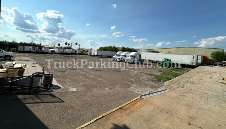 Truck Parking Club - Parking in Laredo, TX