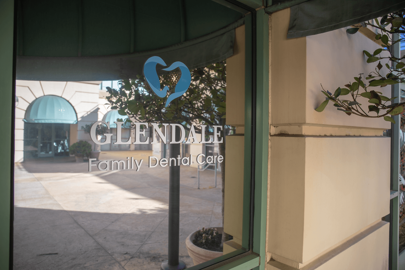 Glendale Family Dental Care, Dr. Simon Wong, Dr. Lloyd Turner - Doctor in Glendale, CA