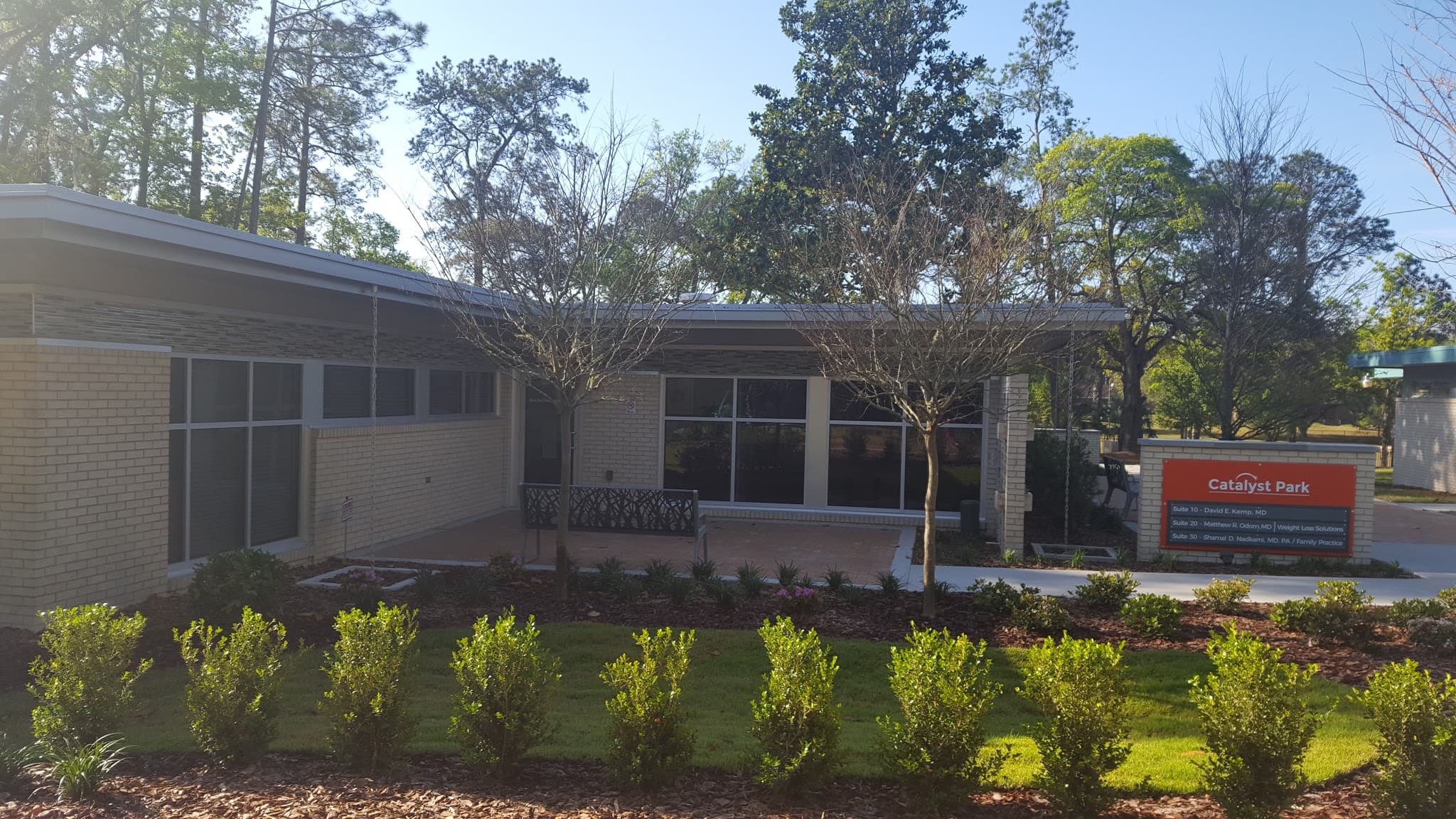 Nadkarni Shamal D MD - Doctor in Gainesville, FL