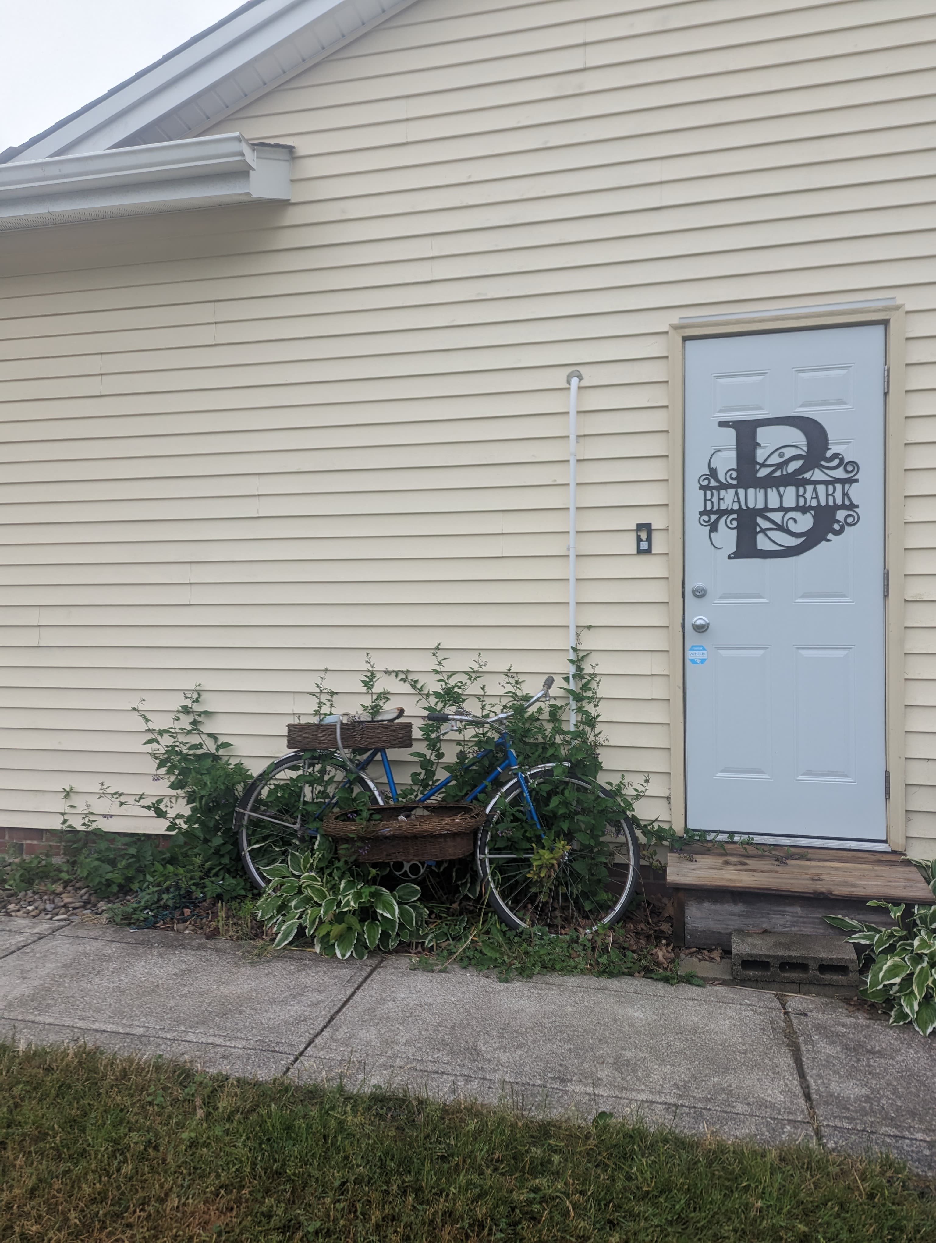 Beauty Bark - Pet groomer in Cleveland, OH