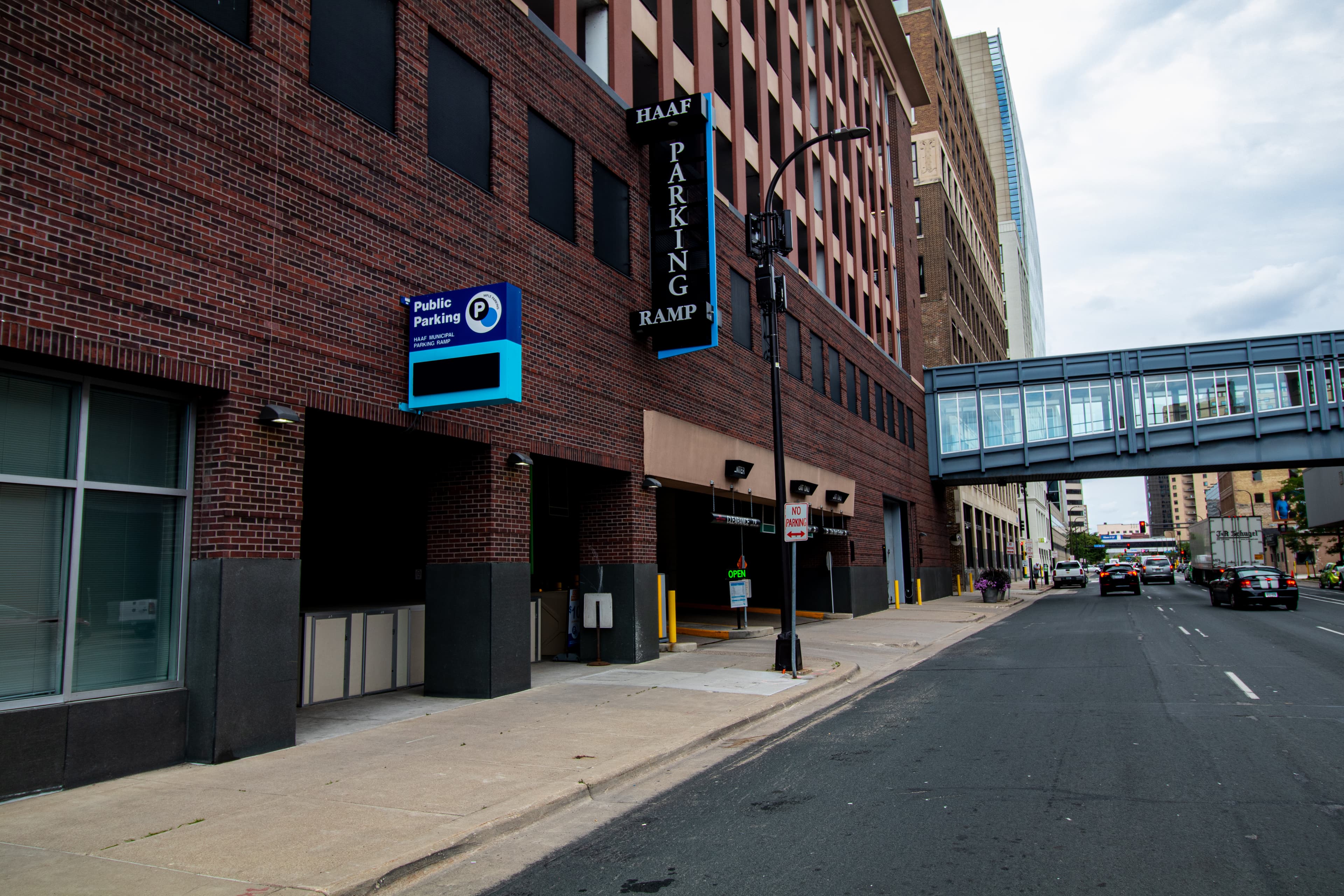 Jerry Haaf Memorial Ramp - Parking in Minneapolis, MN