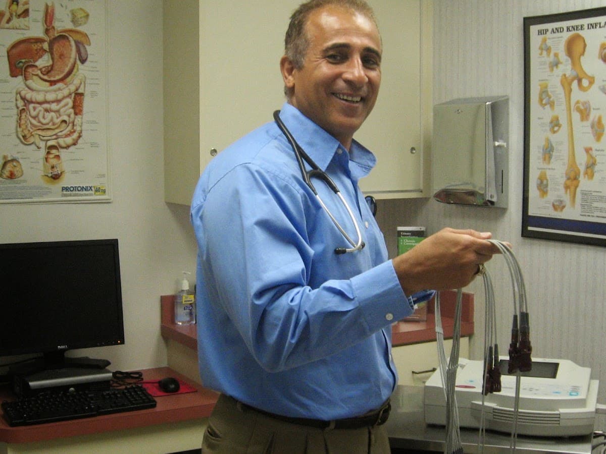Ramsey Moosavi, MD - Doctor in Jacksonville, FL