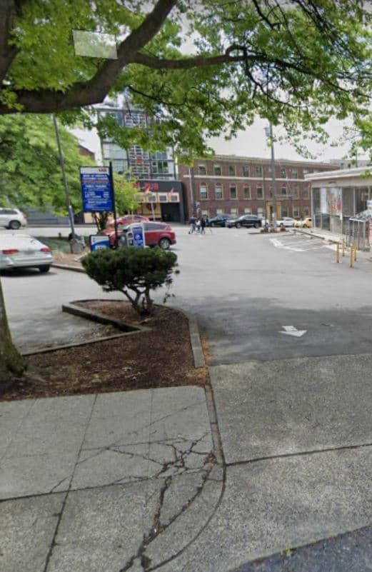 1300 E Madison Parking Lot - Park Seattle - Parking in Seattle, WA