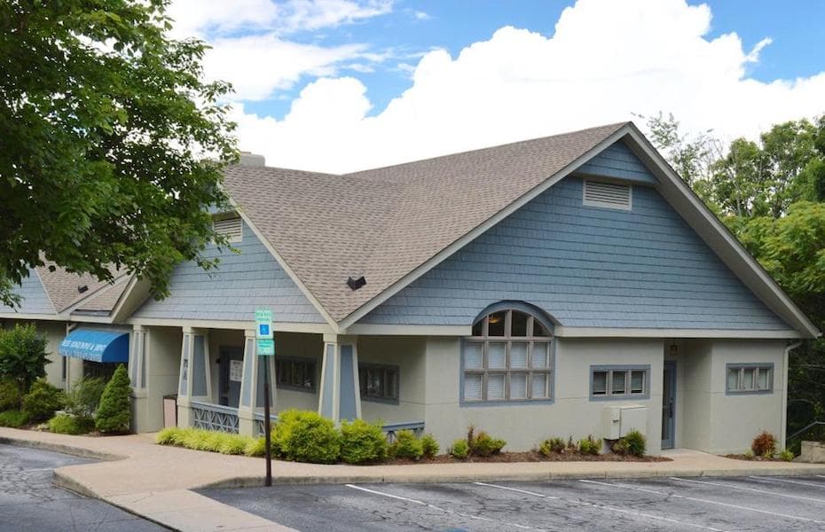 EmergeOrtho Asheville, NC - Livingston Street | Orthopedic Clinic - Doctor in Asheville, NC