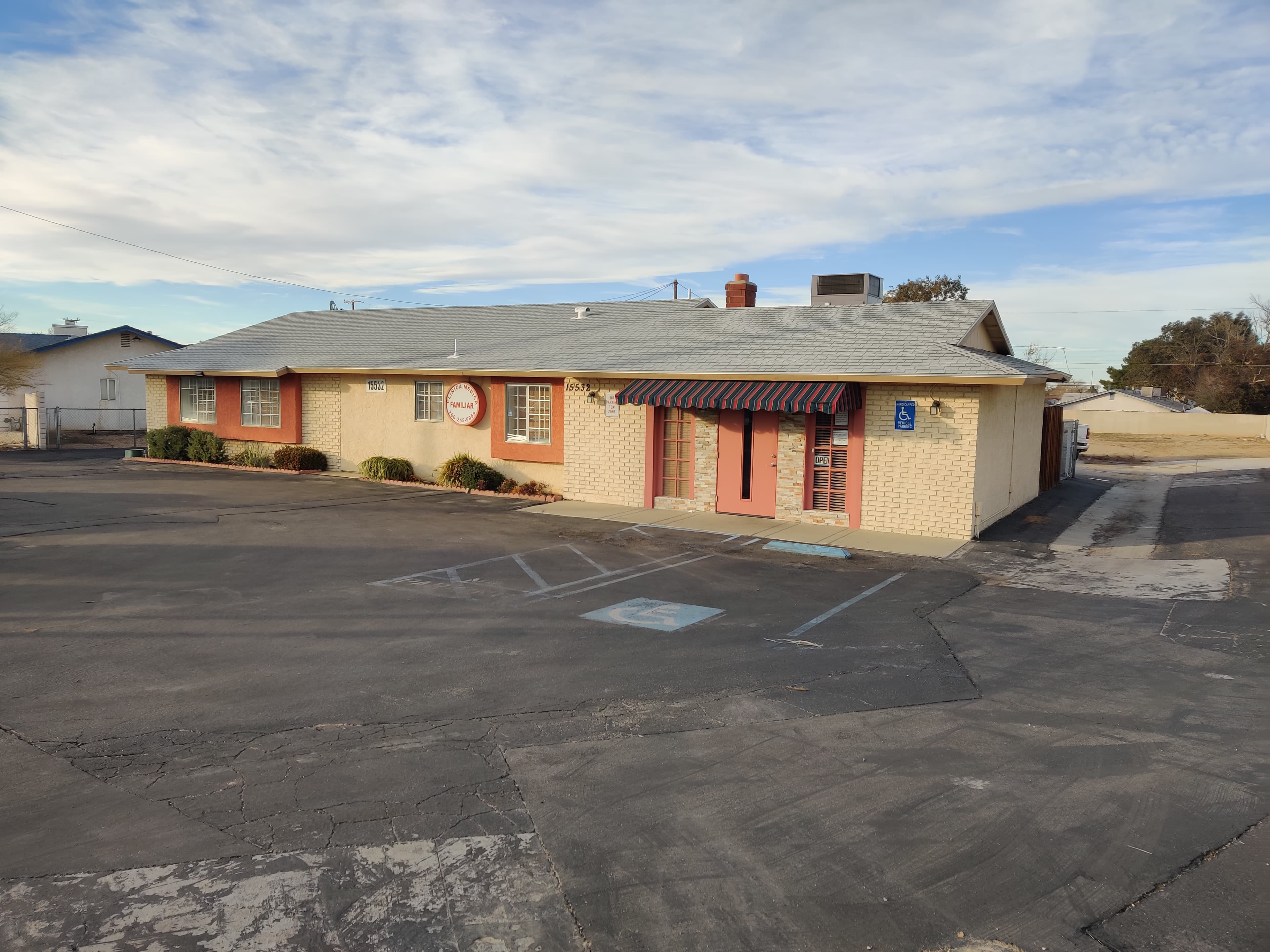 Victorville Clinica Medica Familiar - Doctor in Victorville, CA