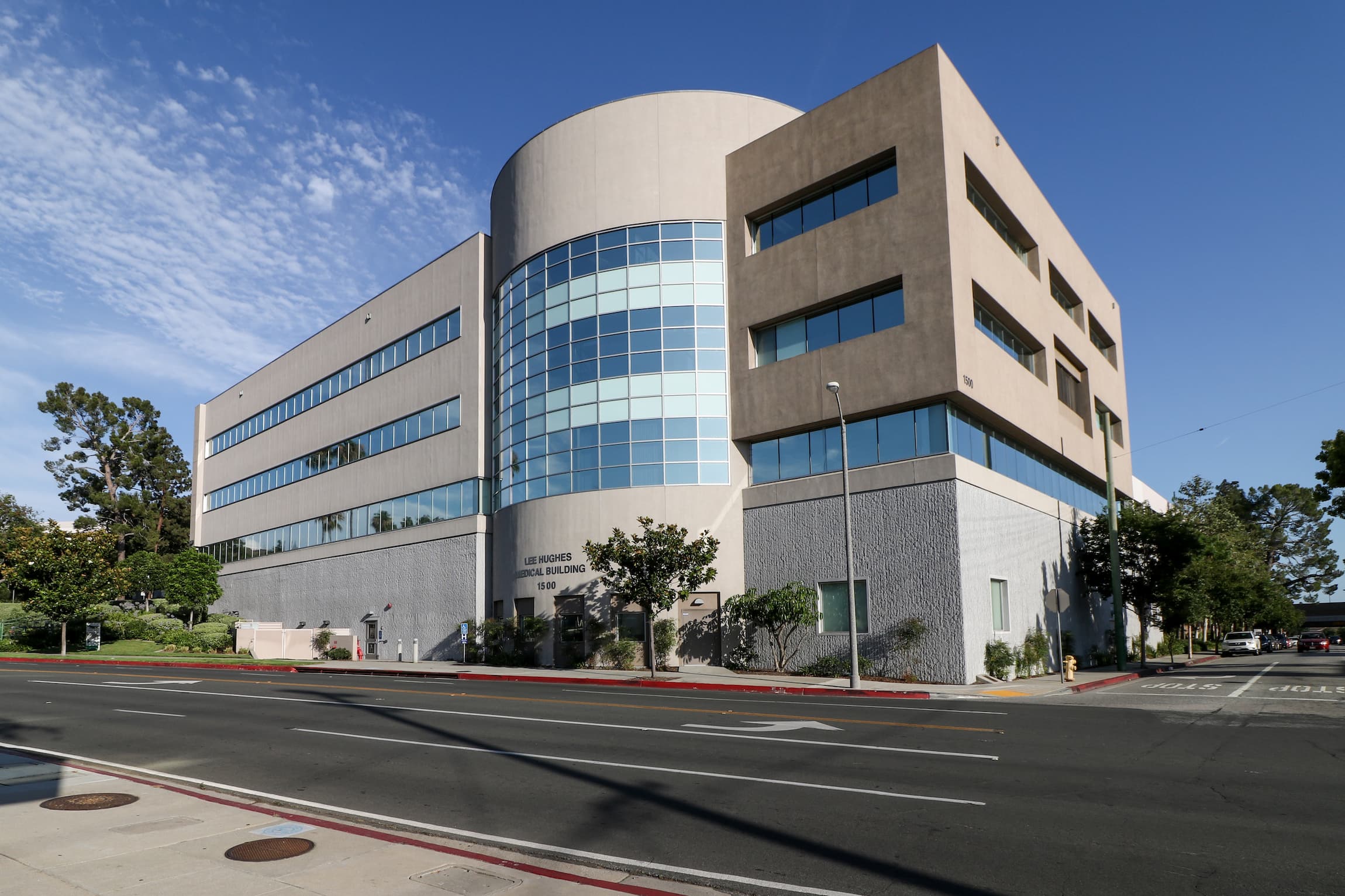 Adventist Health Glendale Orthopedic Institute - Doctor in Glendale, CA
