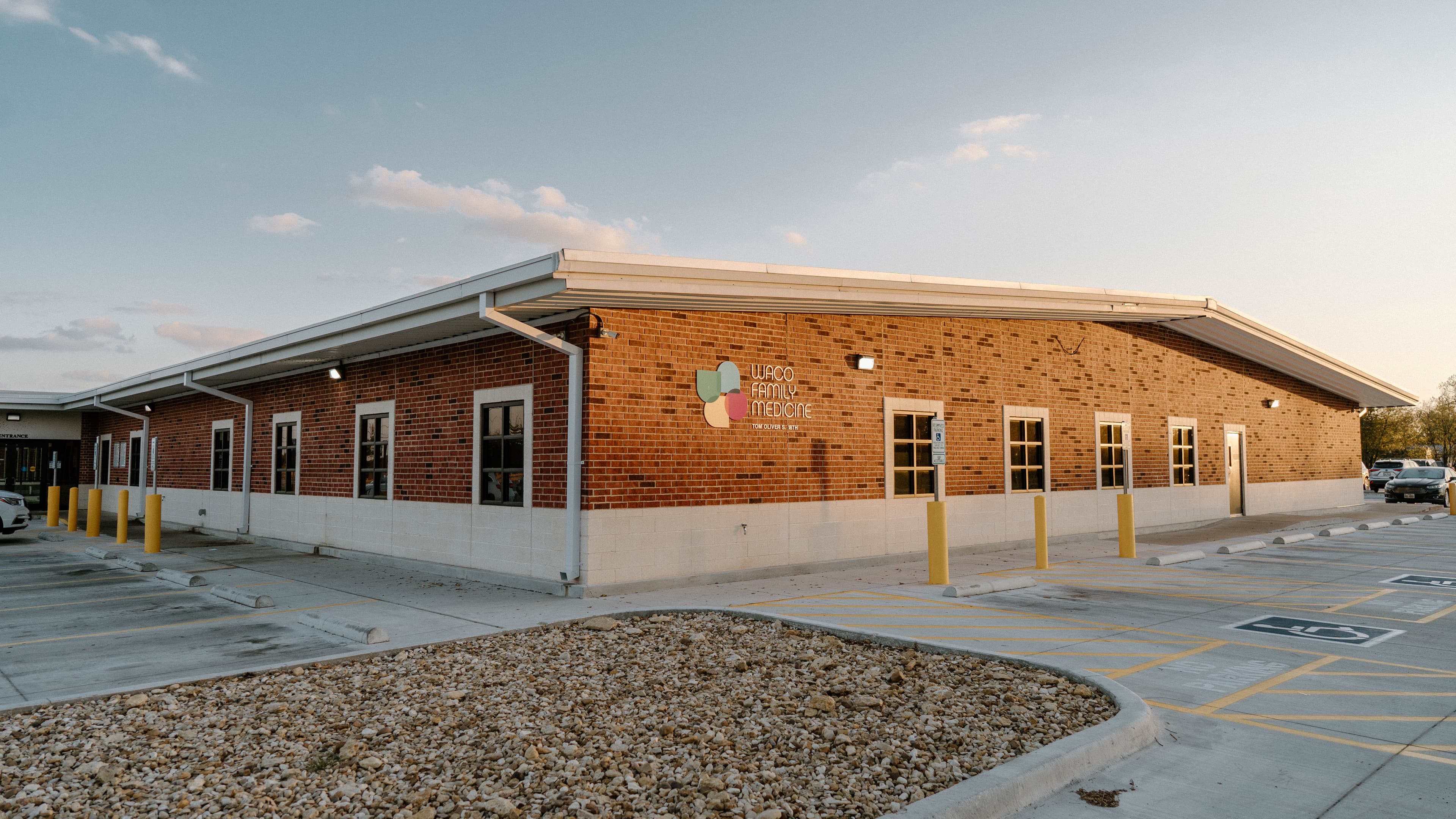 Waco Family Medicine - Tom Oliver S. 18th - Doctor in Waco, TX