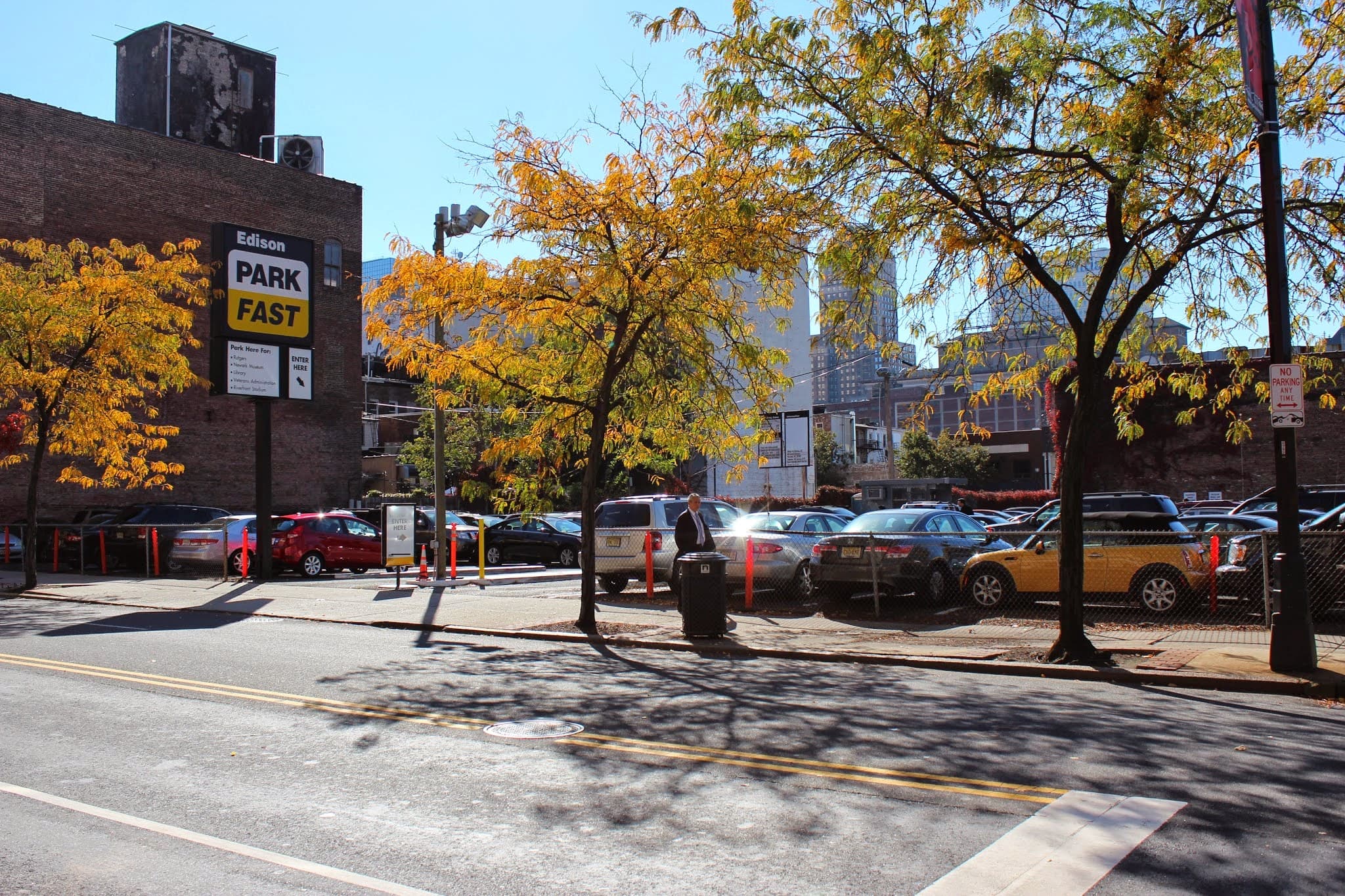 LAZ at Edison ParkFast - Parking in Newark, NJ