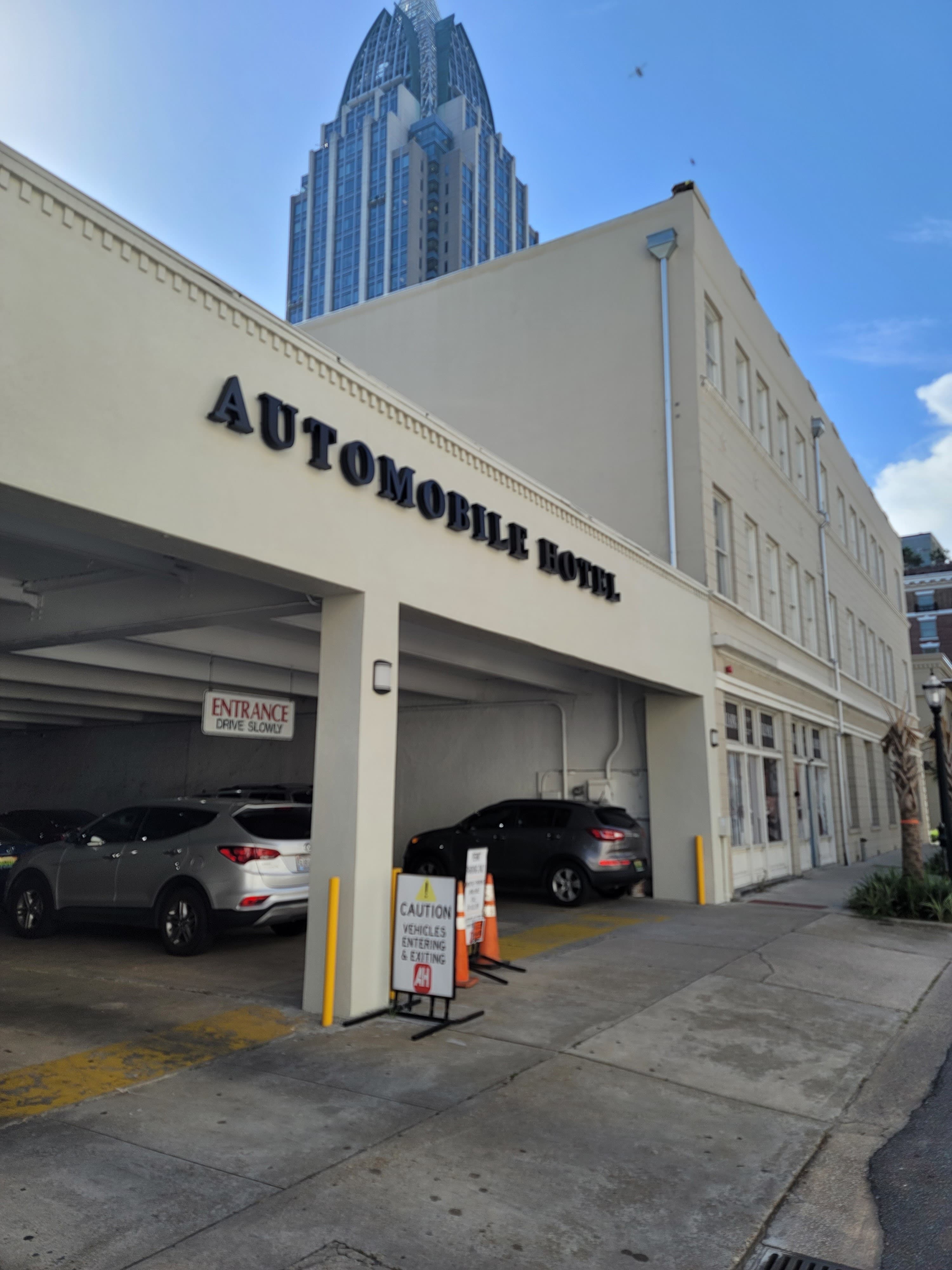 Automobile Hotel - Parking in Mobile, AL