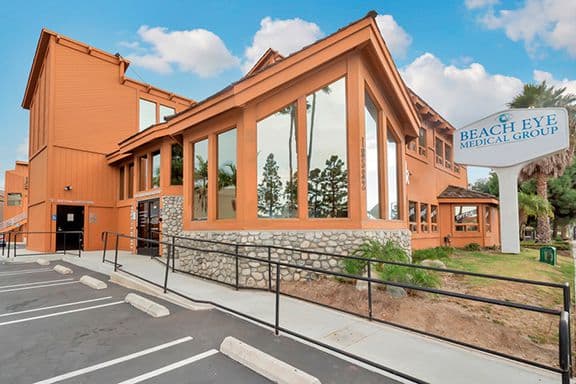 Beach Eye Medical Group - Irvine - Doctor in Irvine, CA