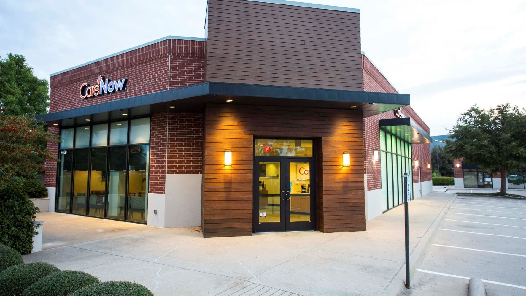 CareNow Urgent Care - Las Colinas - MacArthur - Doctor in Irving, TX