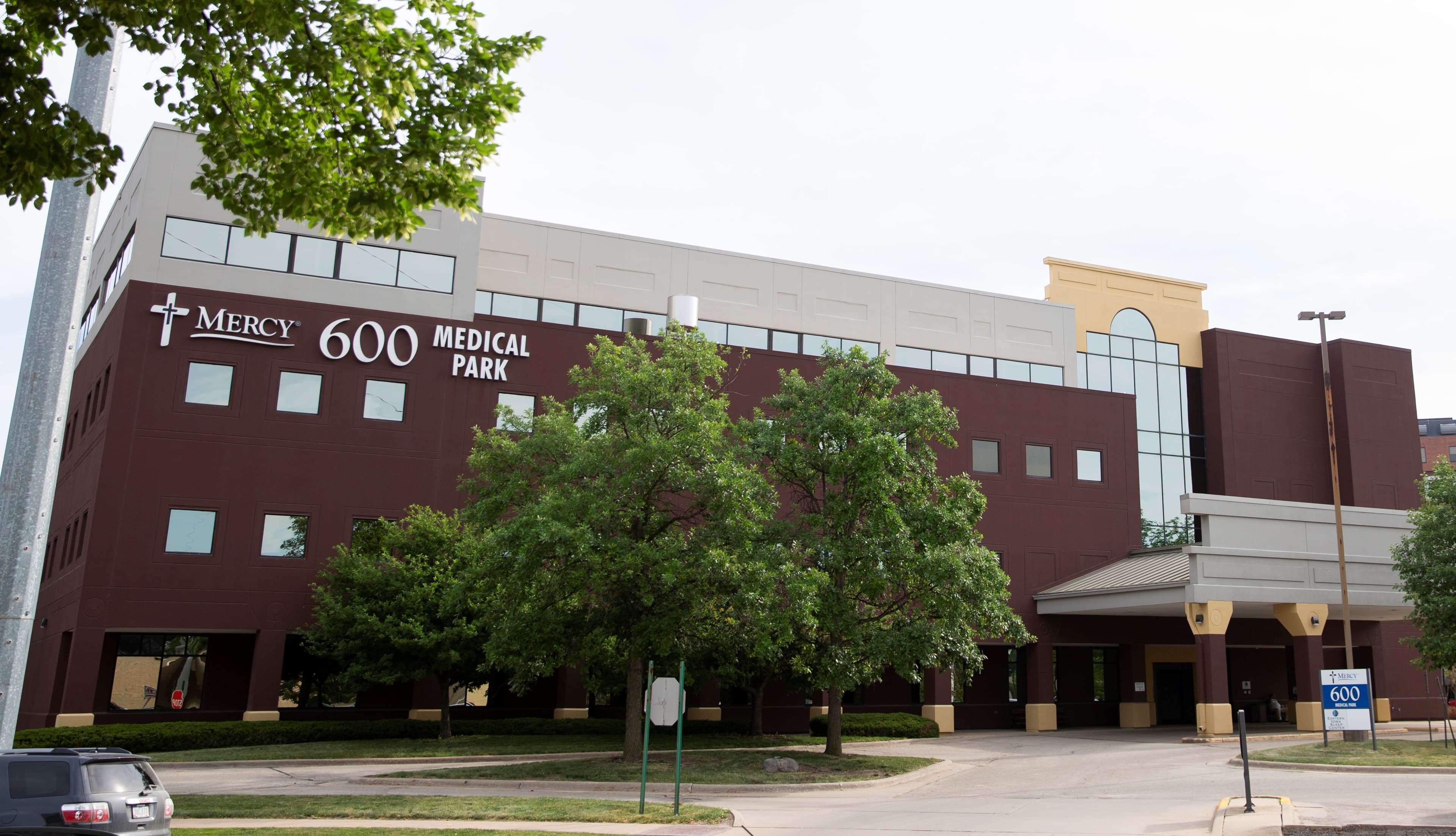 Mercy Gastroenterology Clinic - Doctor in Cedar Rapids, IA