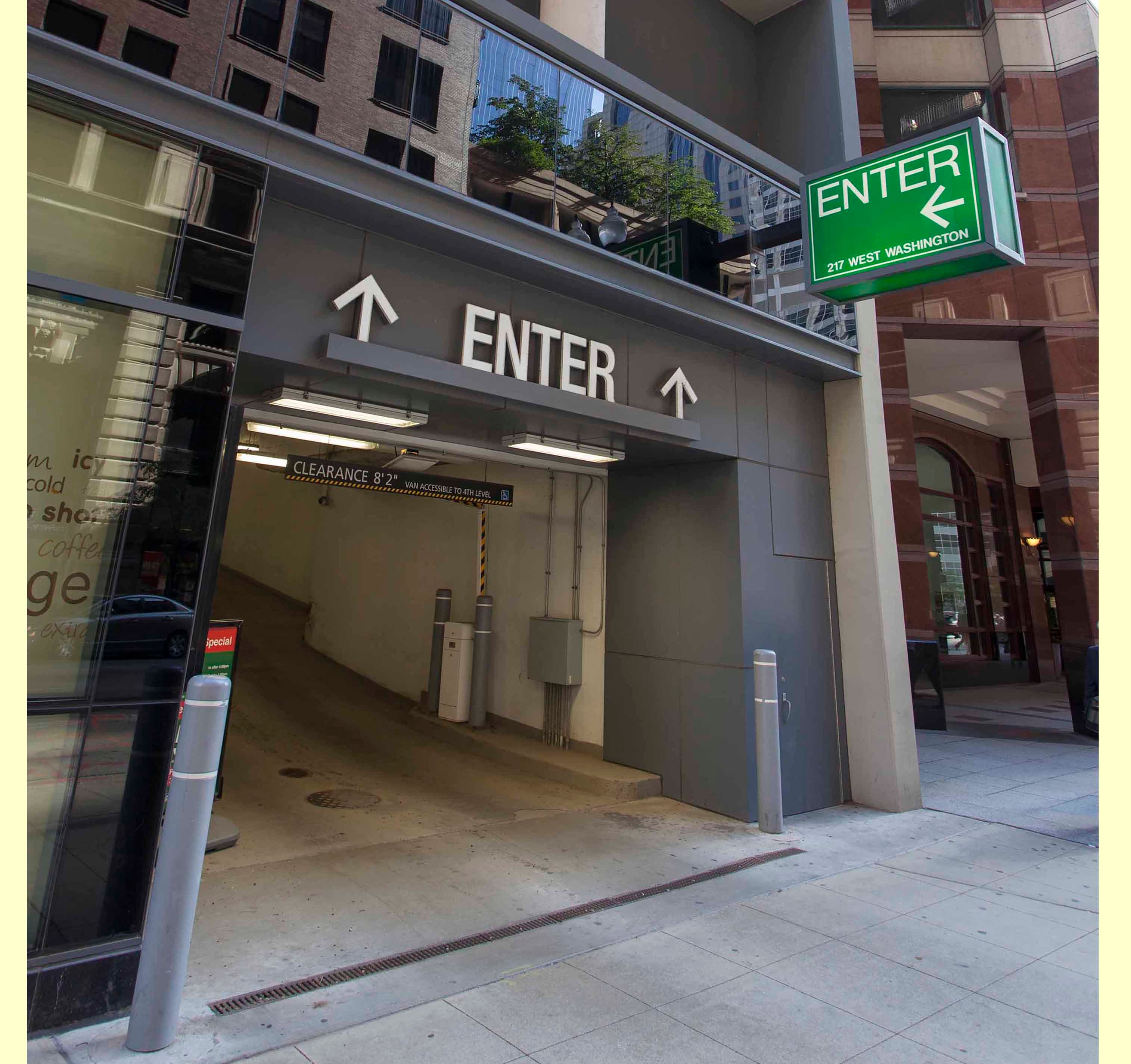 Washington Wells iParkit Garage - Parking in Chicago, IL