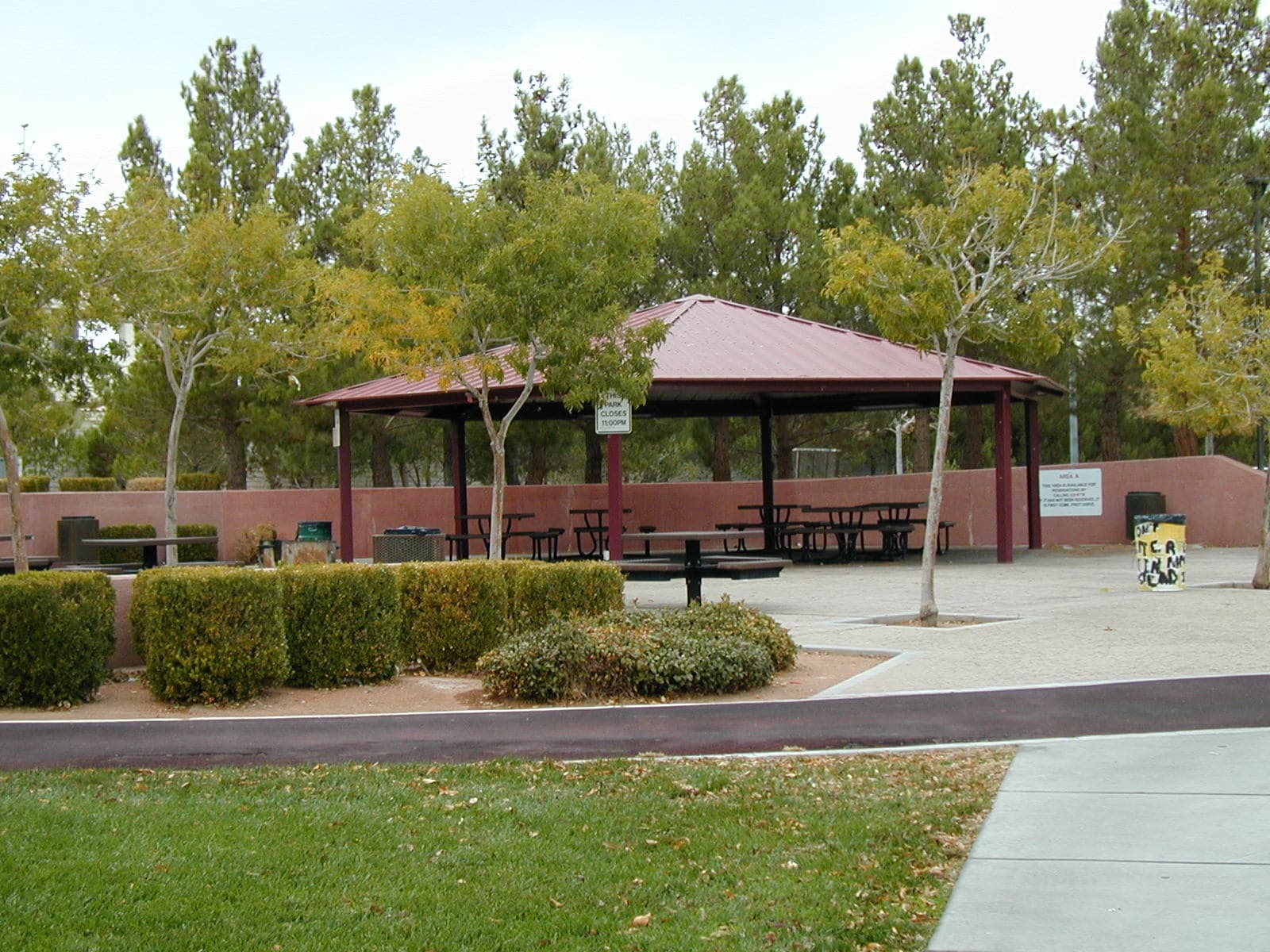 Rainbow Family Park - Parking in Las Vegas, NV