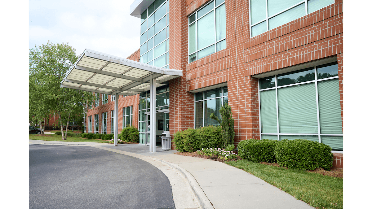 Carolina Neurosurgery & Spine Associates - Greensboro - Doctor in Greensboro, NC