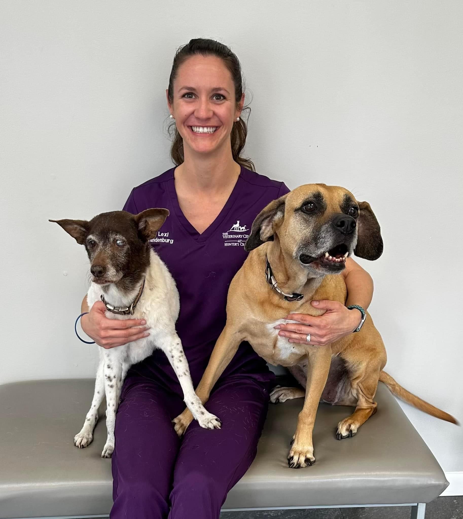 The Veterinary Center At Hunters Crossing - Pet groomer in Gainesville, FL
